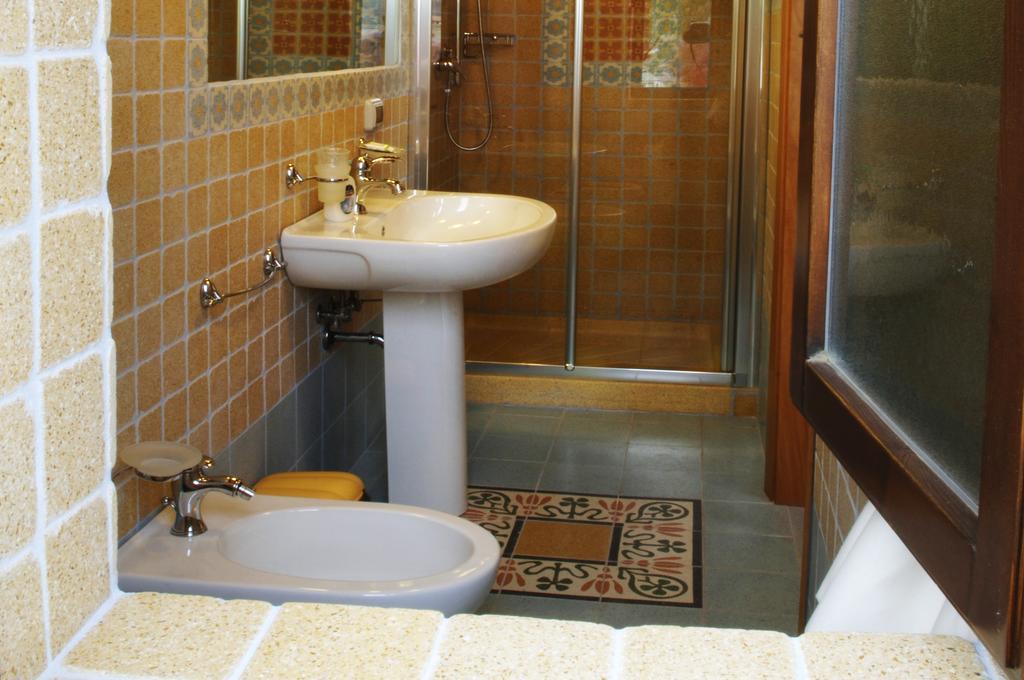 ピアッツァ・アルメリーナ La Casa Sulla Collina D'Oro Bed & Breakfast エクステリア 写真