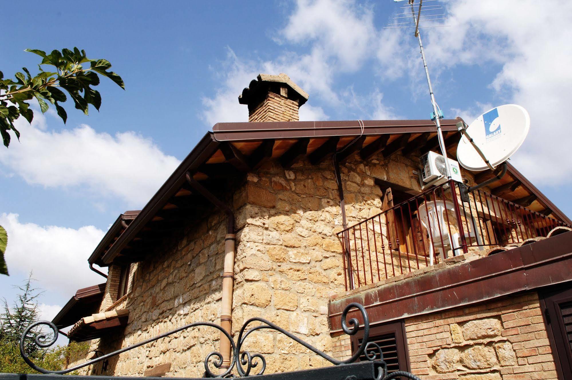 ピアッツァ・アルメリーナ La Casa Sulla Collina D'Oro Bed & Breakfast エクステリア 写真