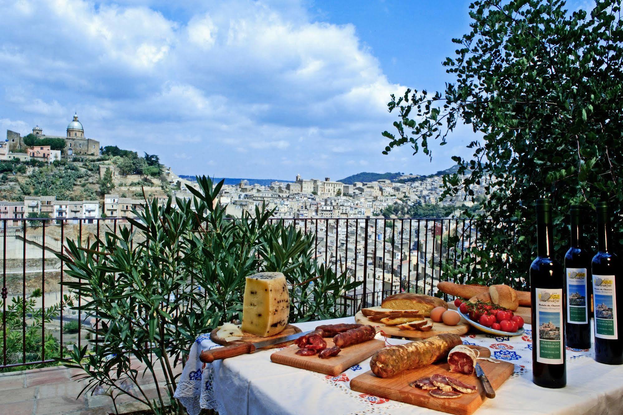 ピアッツァ・アルメリーナ La Casa Sulla Collina D'Oro Bed & Breakfast エクステリア 写真