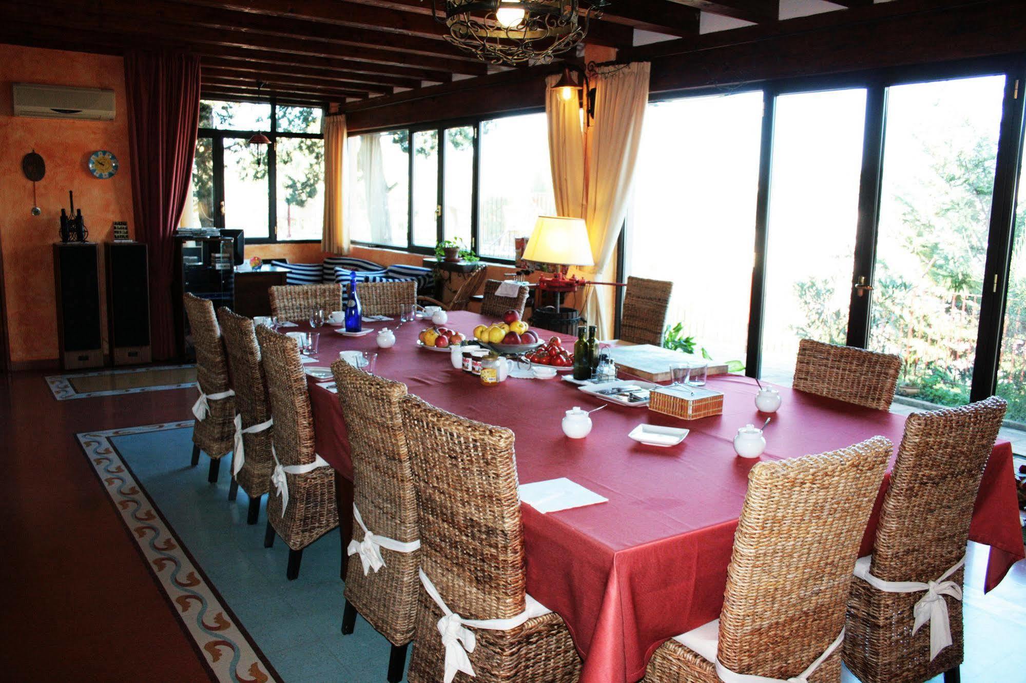 ピアッツァ・アルメリーナ La Casa Sulla Collina D'Oro Bed & Breakfast エクステリア 写真