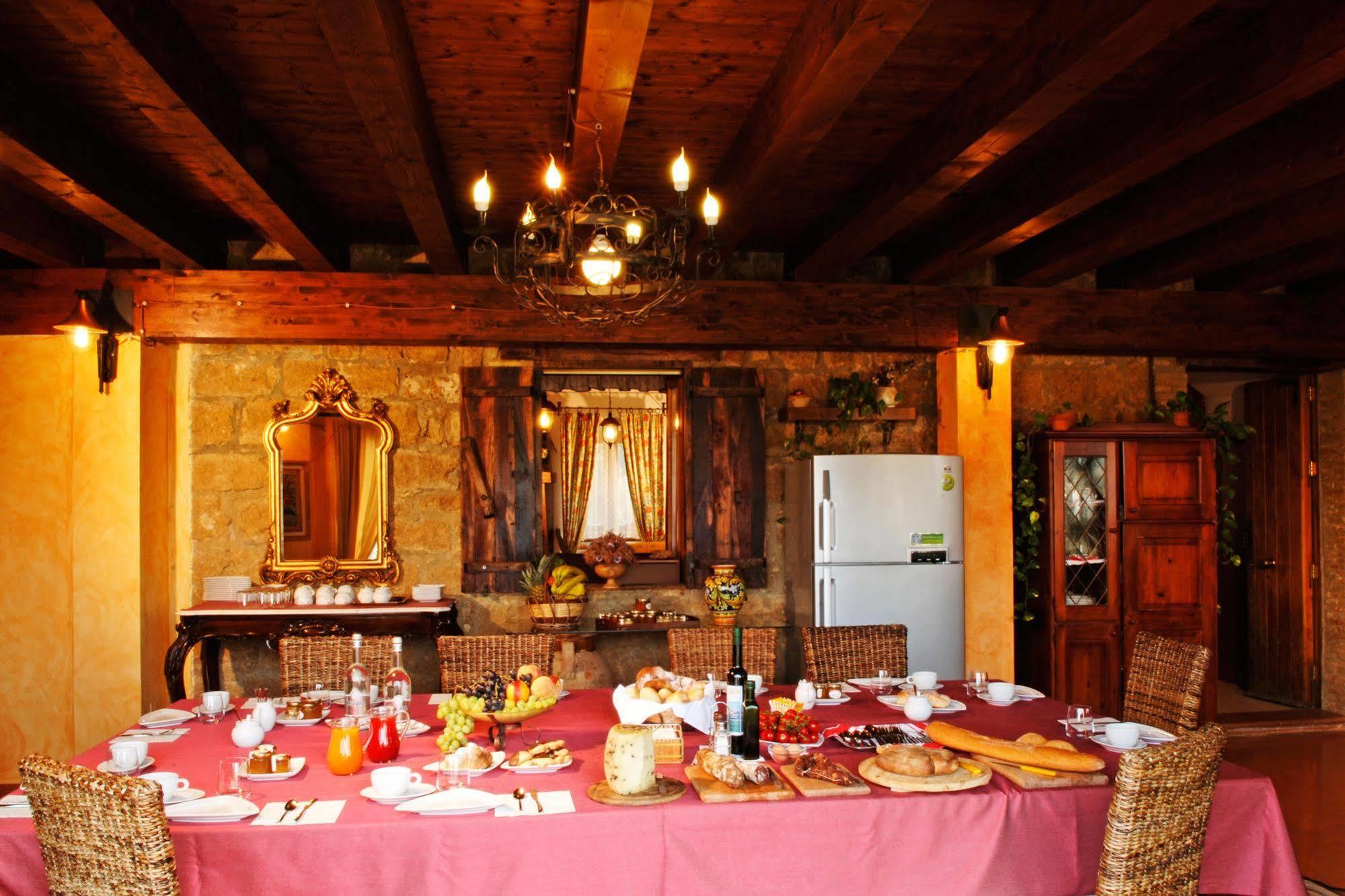 ピアッツァ・アルメリーナ La Casa Sulla Collina D'Oro Bed & Breakfast エクステリア 写真