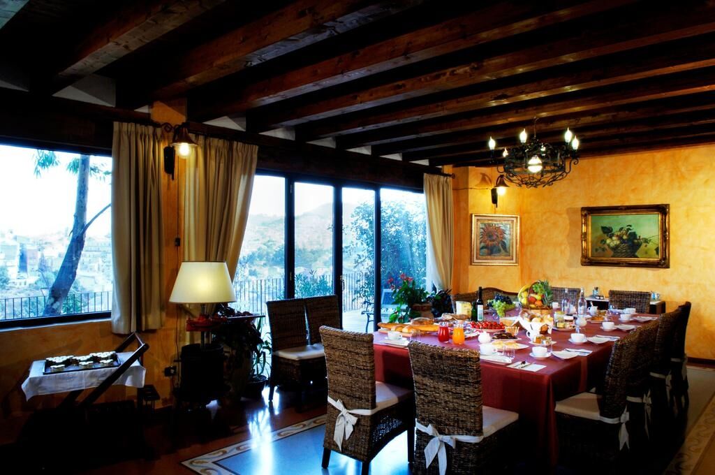 ピアッツァ・アルメリーナ La Casa Sulla Collina D'Oro Bed & Breakfast エクステリア 写真